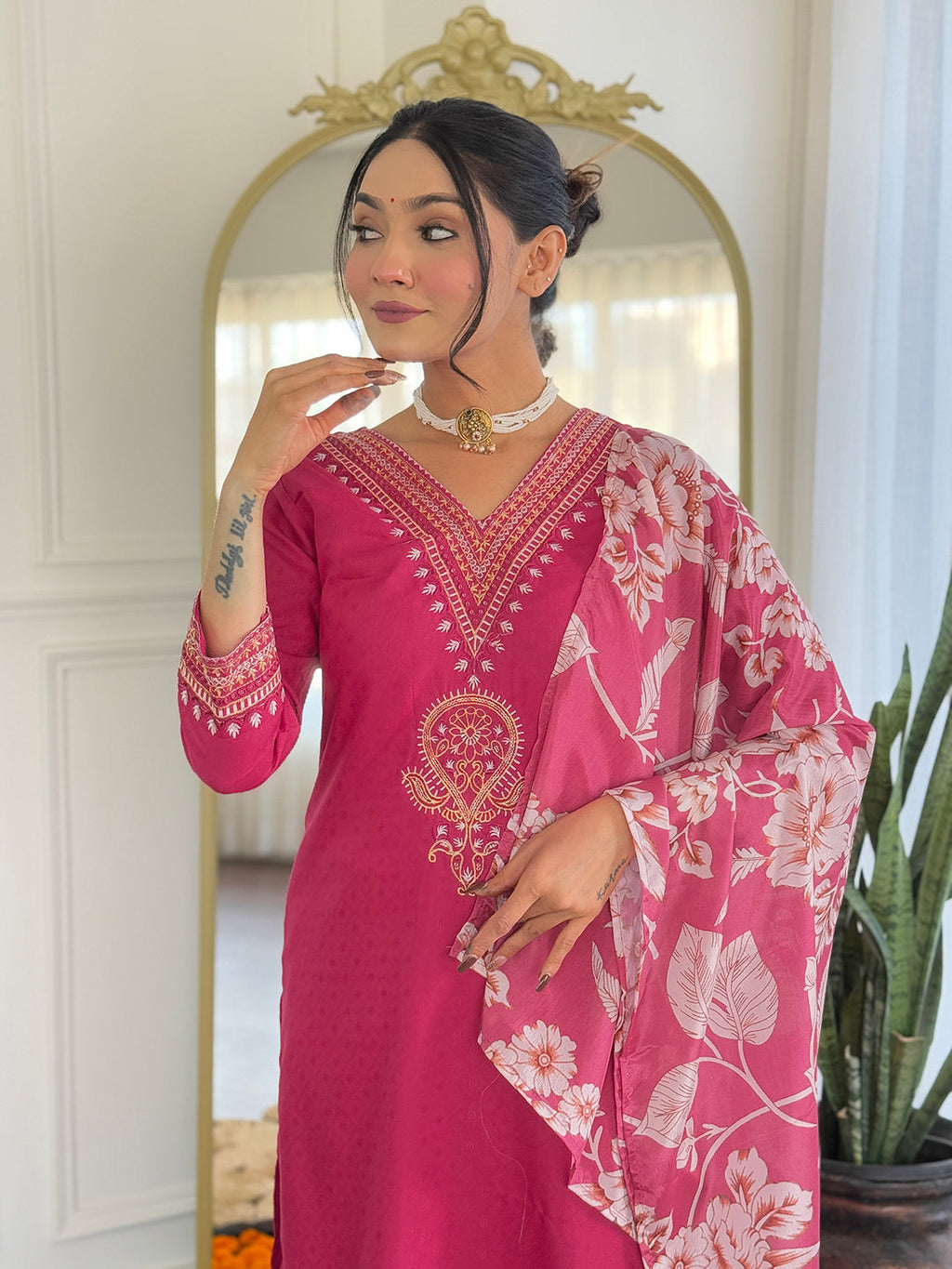 Beautiful Rani Color Viscose Rayon Fabric Kurtis Pant Set