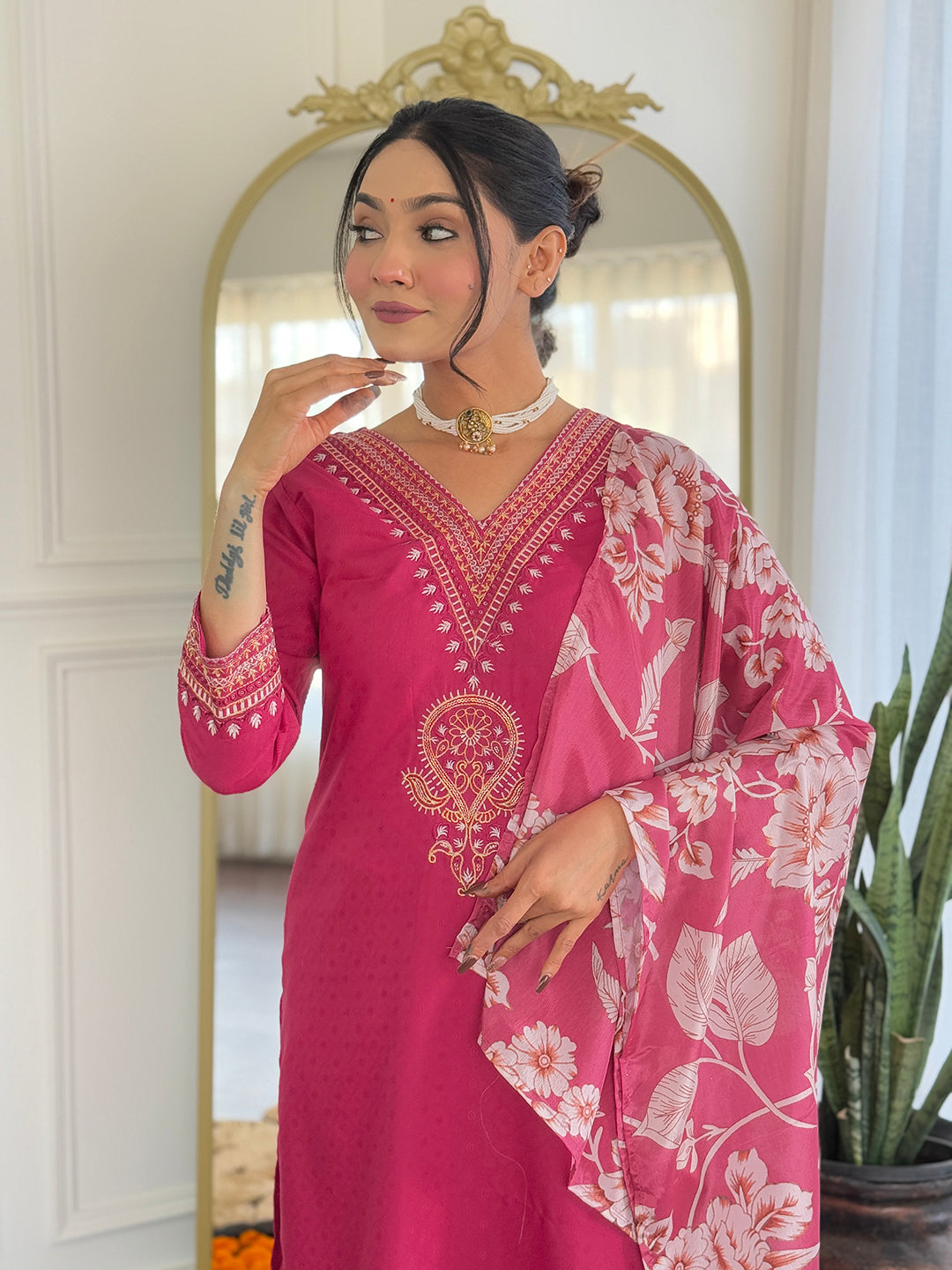 Beautiful Rani Color Viscose Rayon Fabric Kurtis Pant Set
