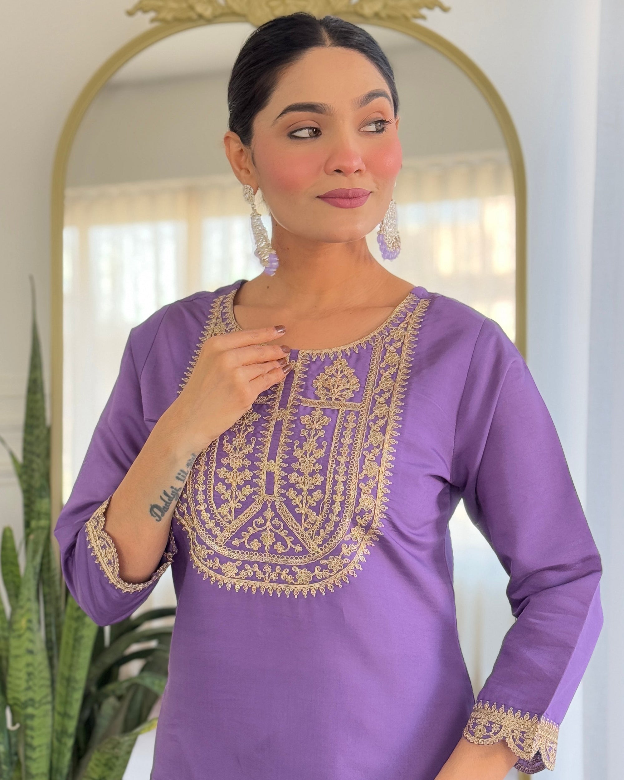 Beautiful Lavender Color Viscose Rayon Fabric Kurtis Pant Set