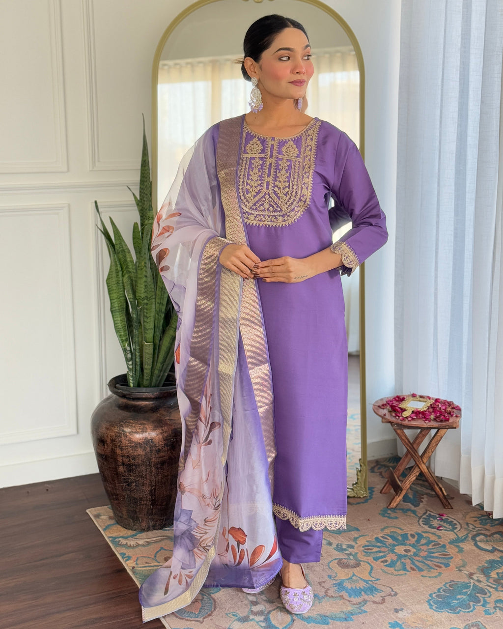 Beautiful Lavender Color Viscose Rayon Fabric Kurtis Pant Set
