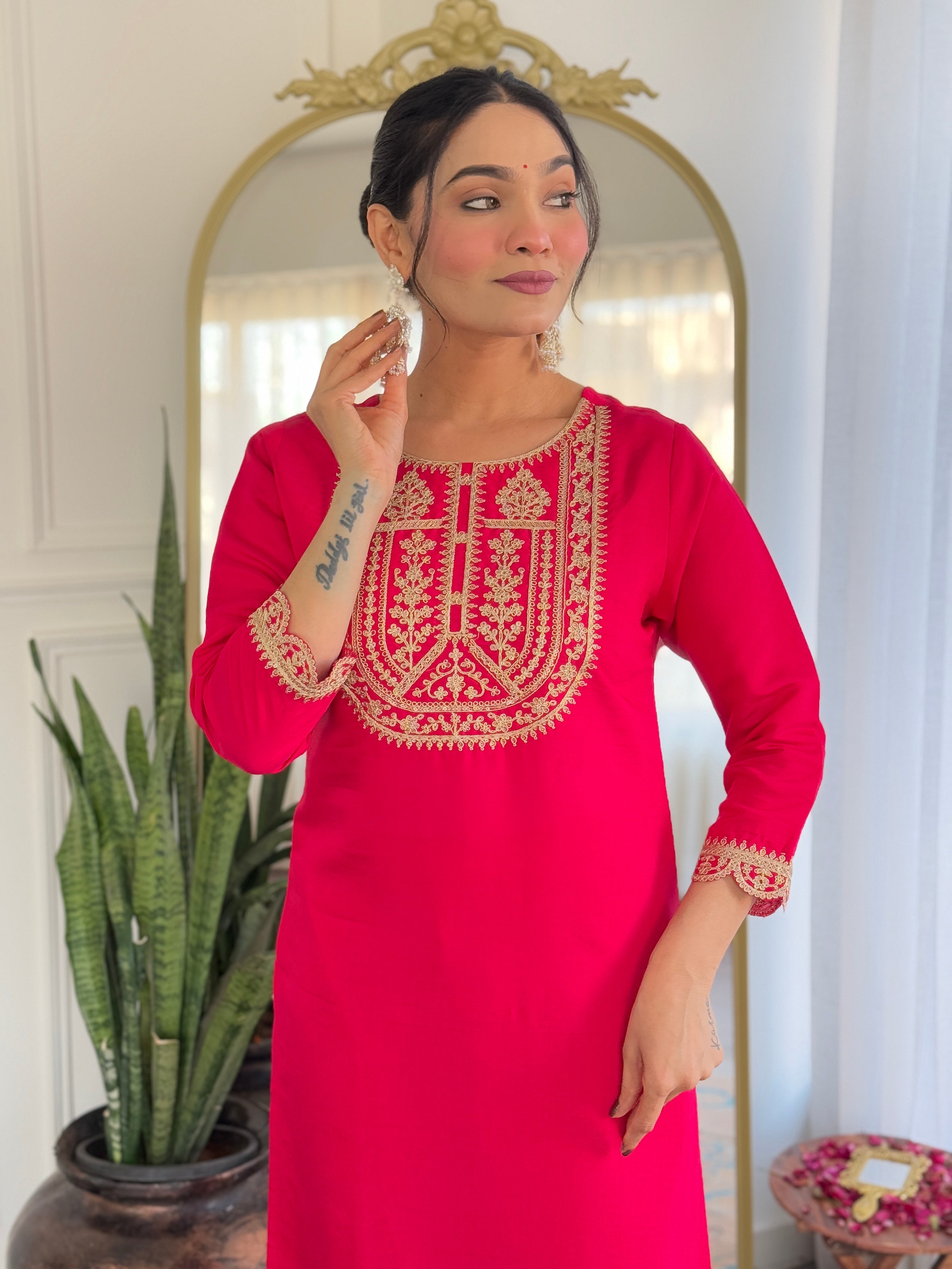 Beautiful Rani Color Viscose Rayon Fabric Kurtis Pant Set