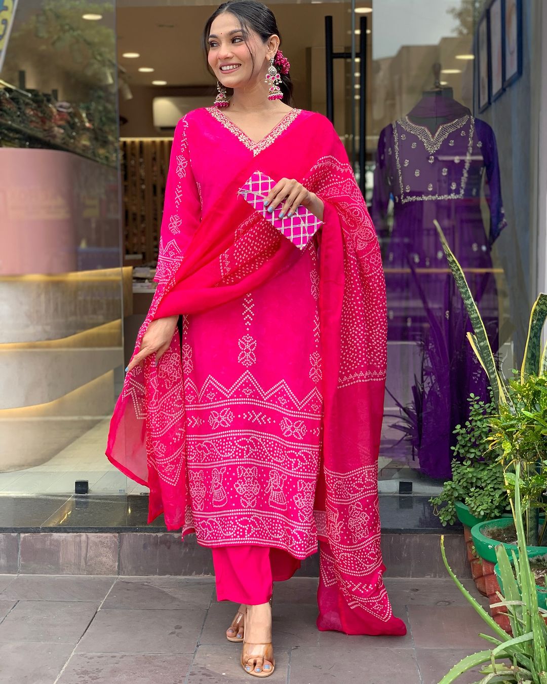 Beautiful Pink French Crepe Fabric Kurtis Pant Set