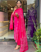 Beautiful Pink French Crepe Fabric Kurtis Pant Set