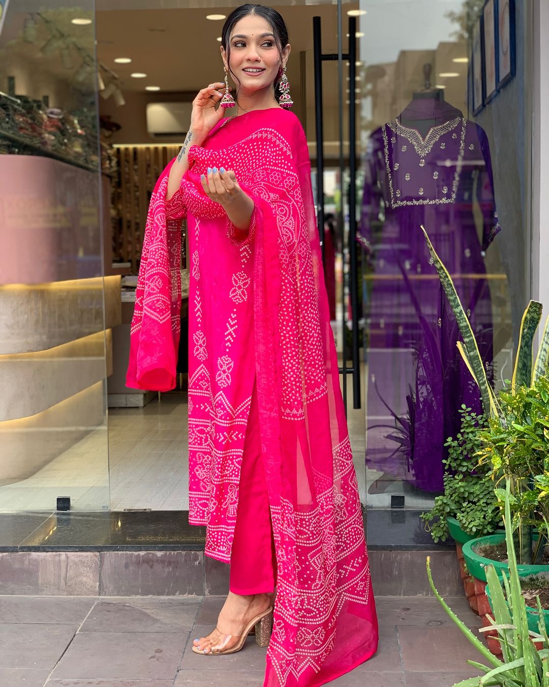 Beautiful Pink French Crepe Fabric Kurtis Pant Set