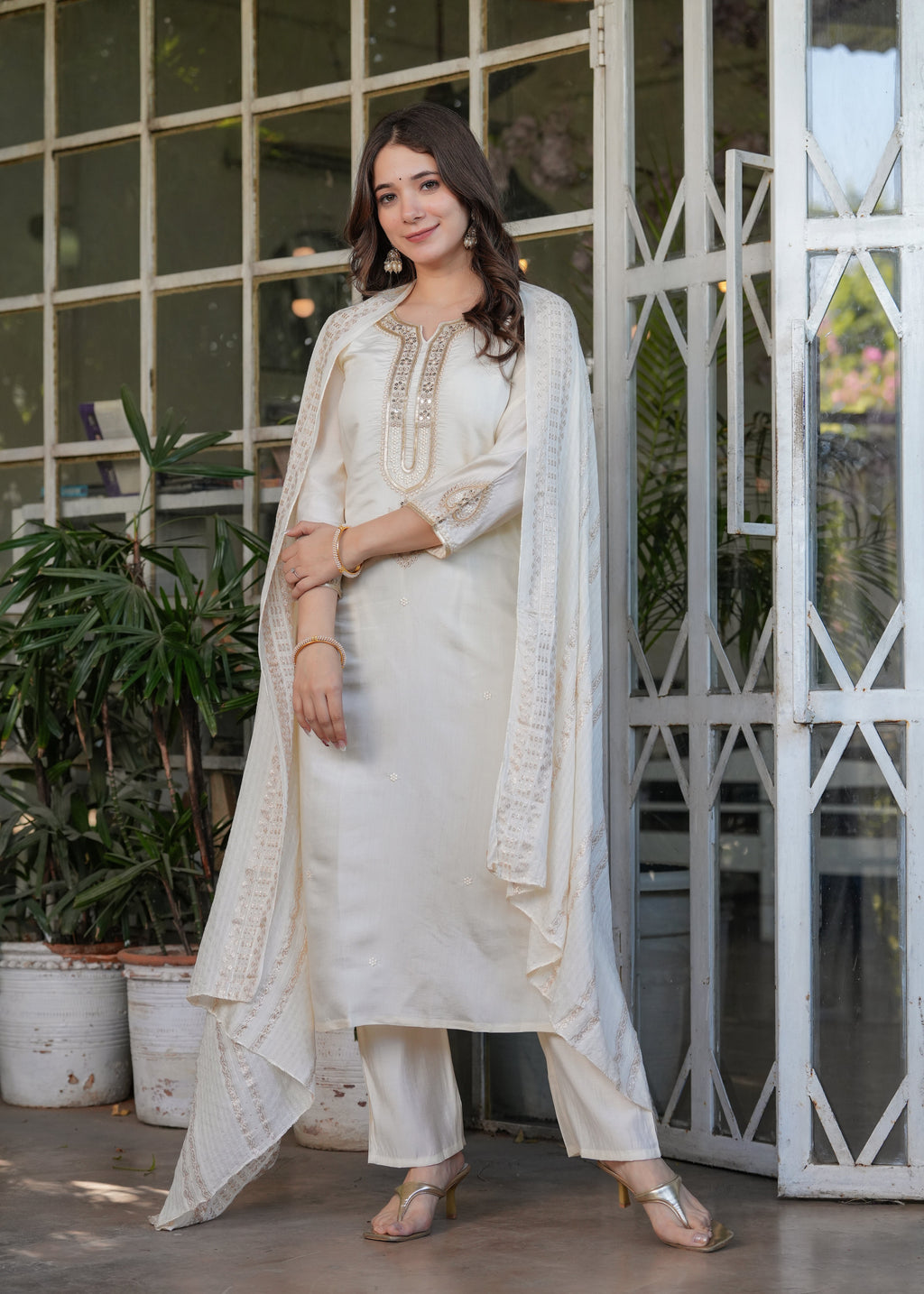 Beautiful White Viscose Chanderi Fabric Kurtis Pant Set