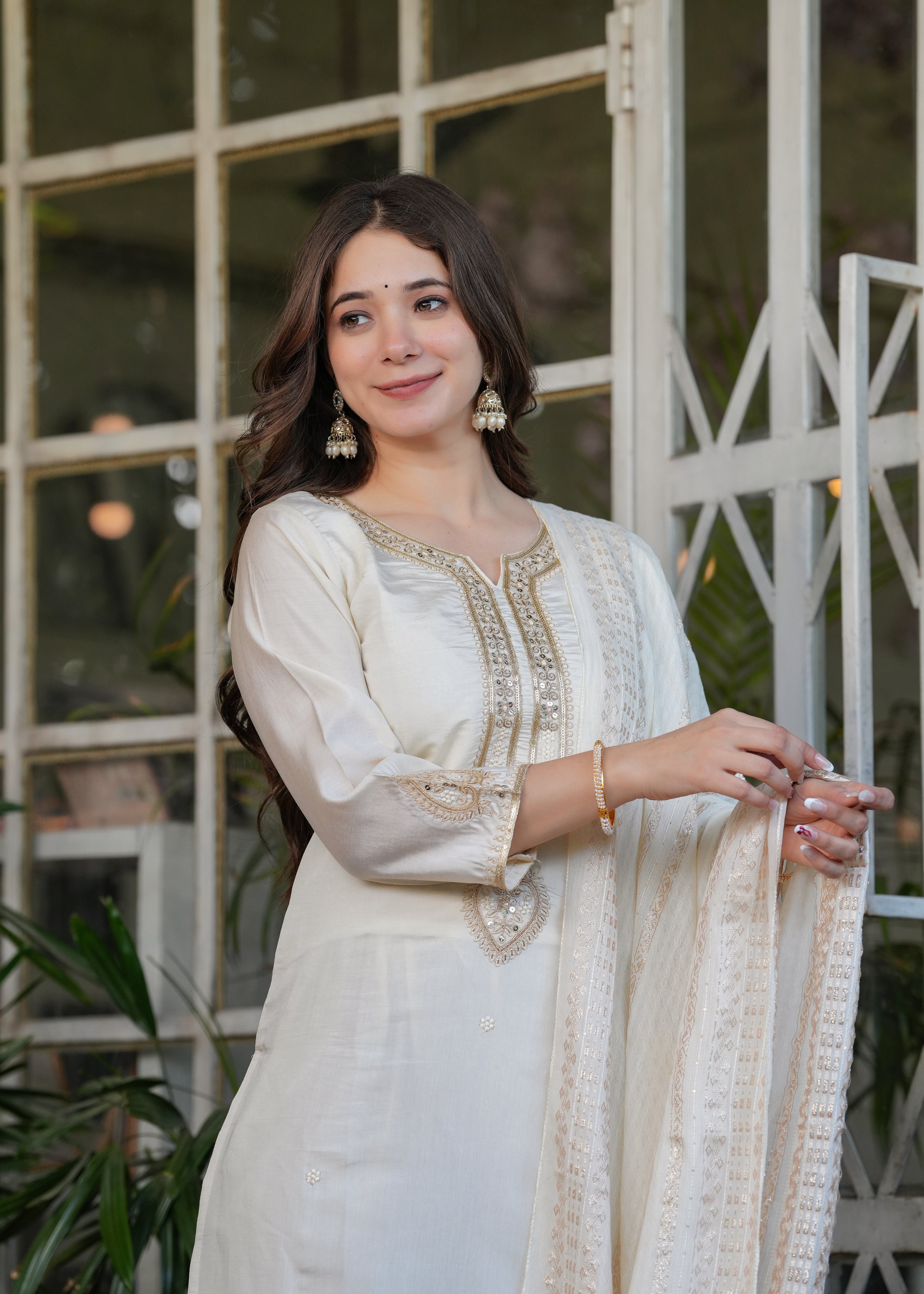 Beautiful White Viscose Chanderi Fabric Kurtis Pant Set