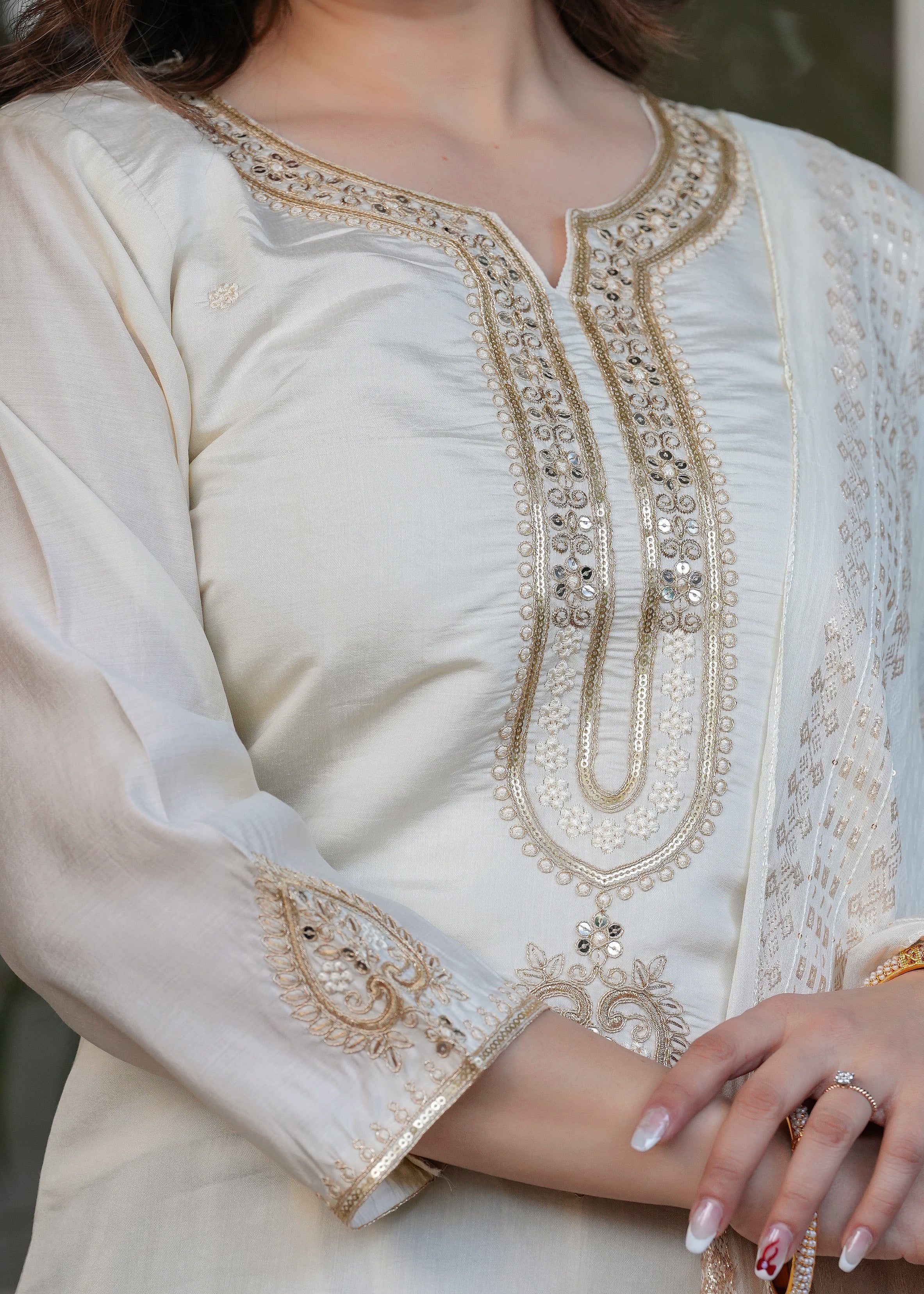 Beautiful White Viscose Chanderi Fabric Kurtis Pant Set