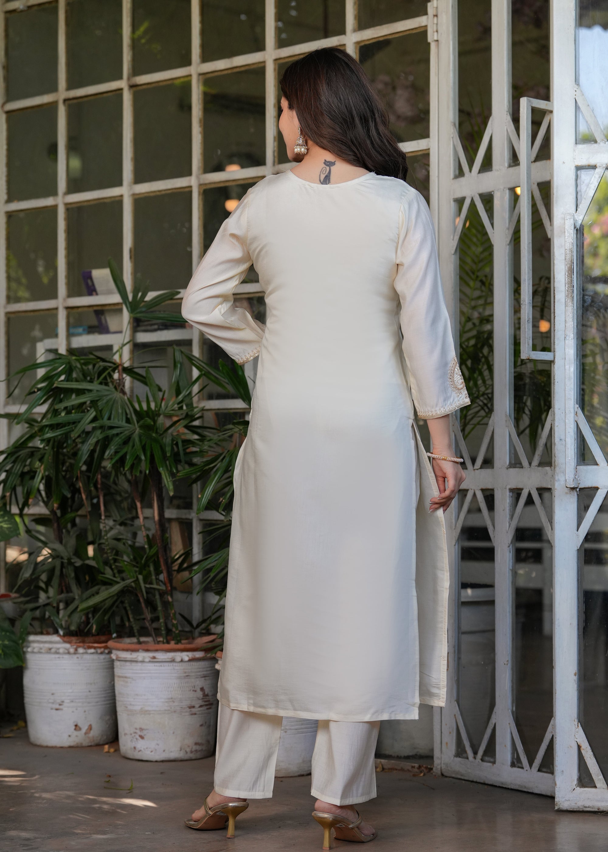 Beautiful White Viscose Chanderi Fabric Kurtis Pant Set