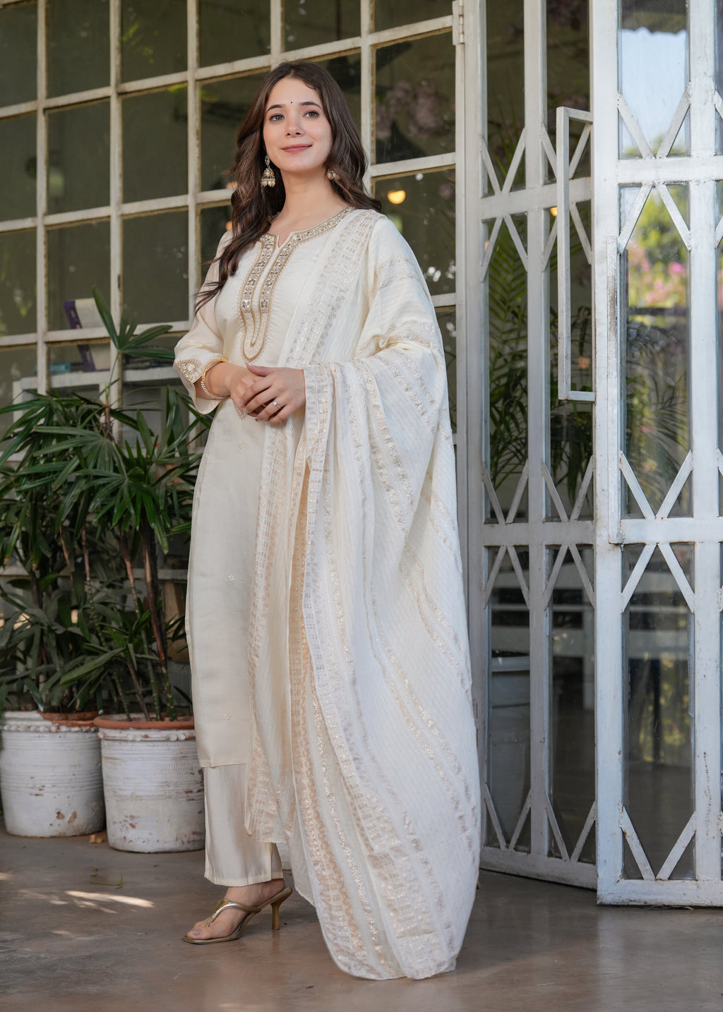 Beautiful White Viscose Chanderi Fabric Kurtis Pant Set