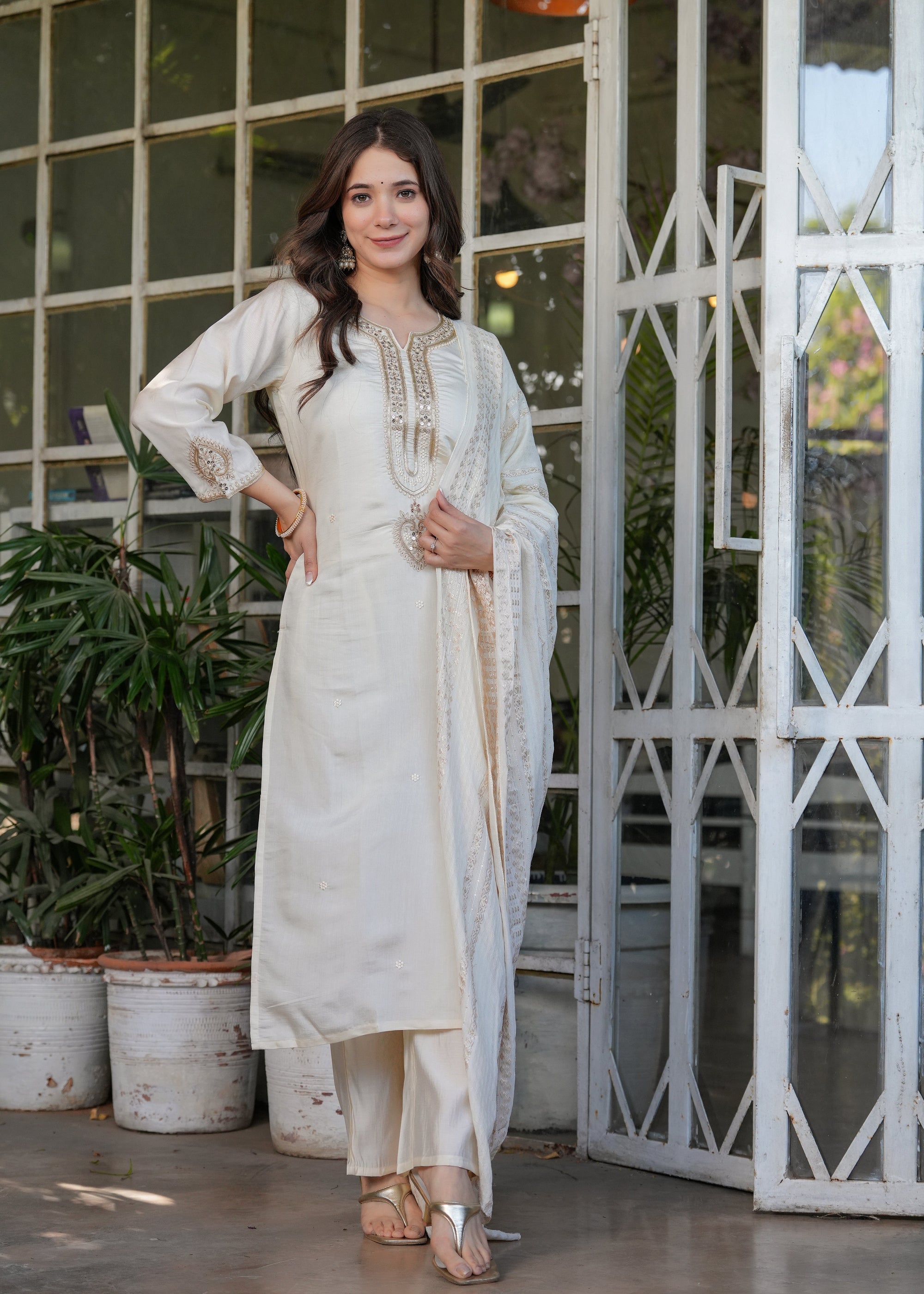Beautiful White Viscose Chanderi Fabric Kurtis Pant Set