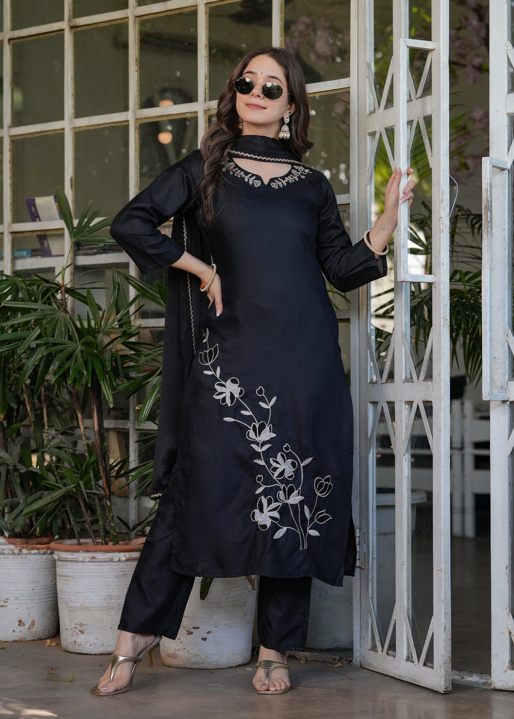 Beautiful Black Viscose Rayon Fabric Kurtis Pant Set