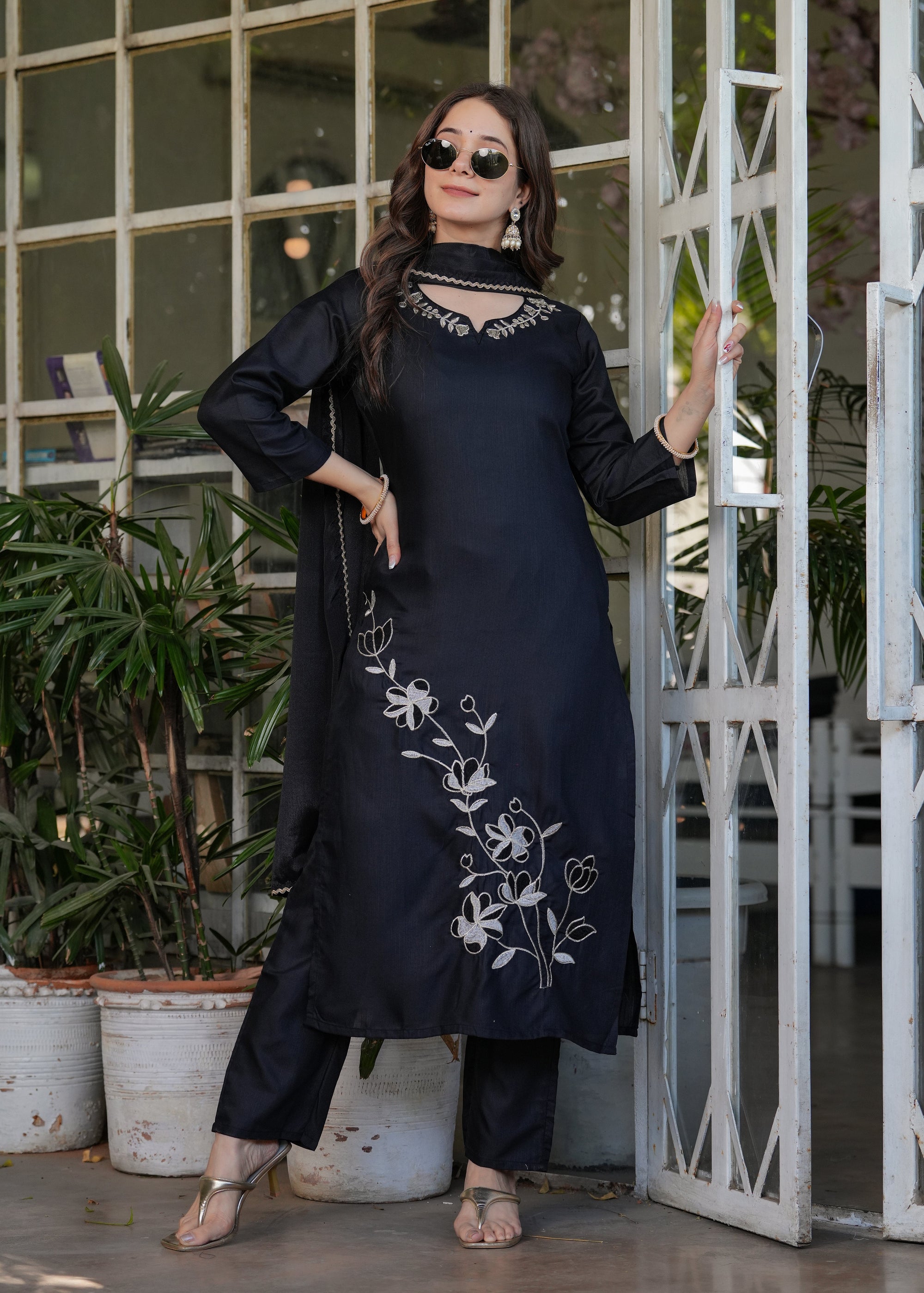 Beautiful Black Viscose Rayon Fabric Kurtis Pant Set