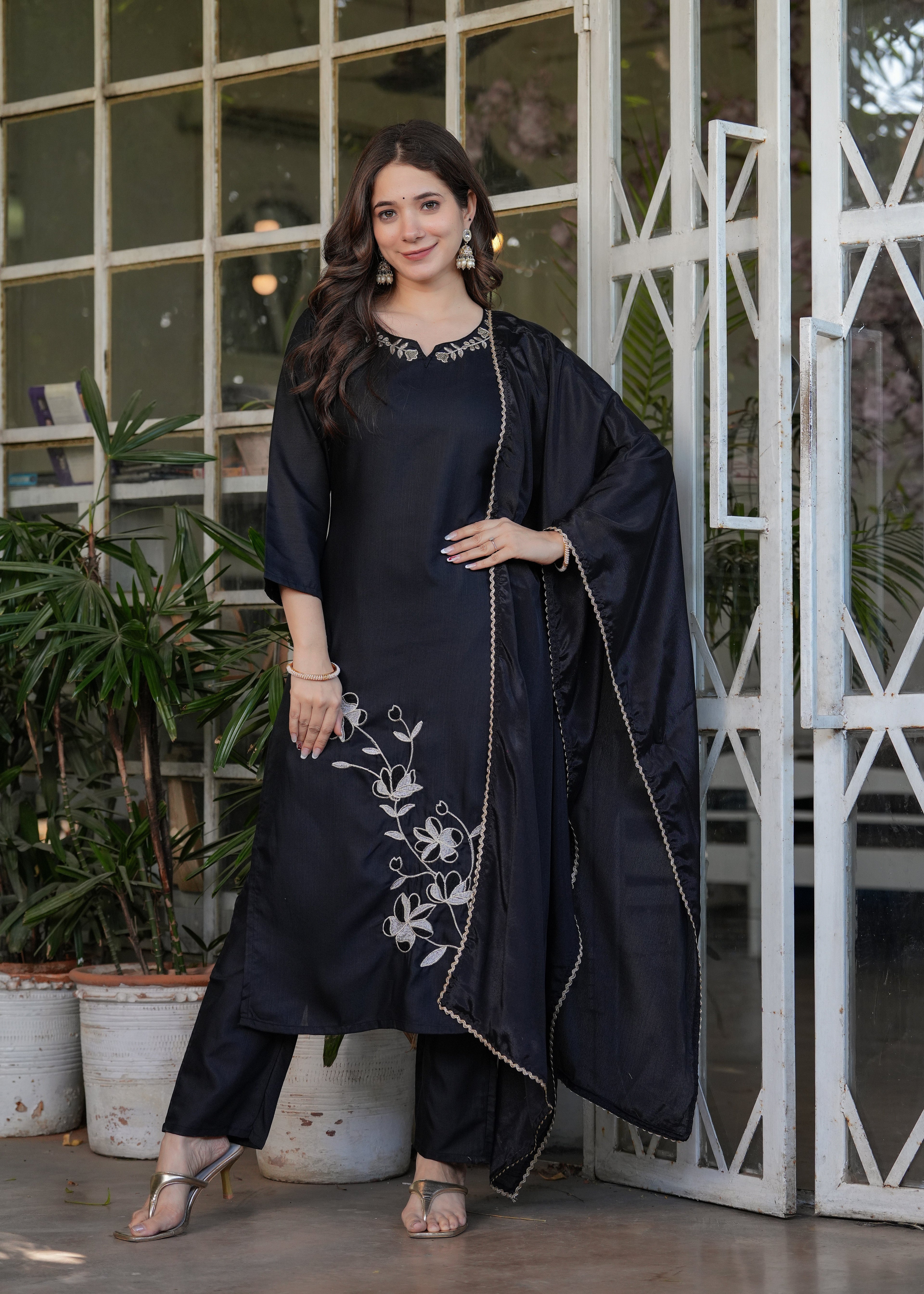 Beautiful Black Viscose Rayon Fabric Kurtis Pant Set