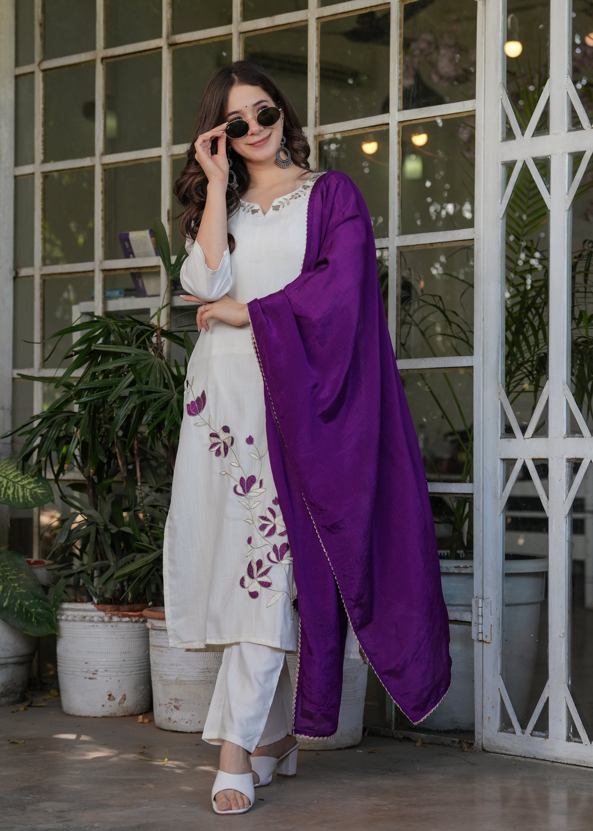 Beautiful Off White Viscose Rayon Fabric Kurtis Pant Set