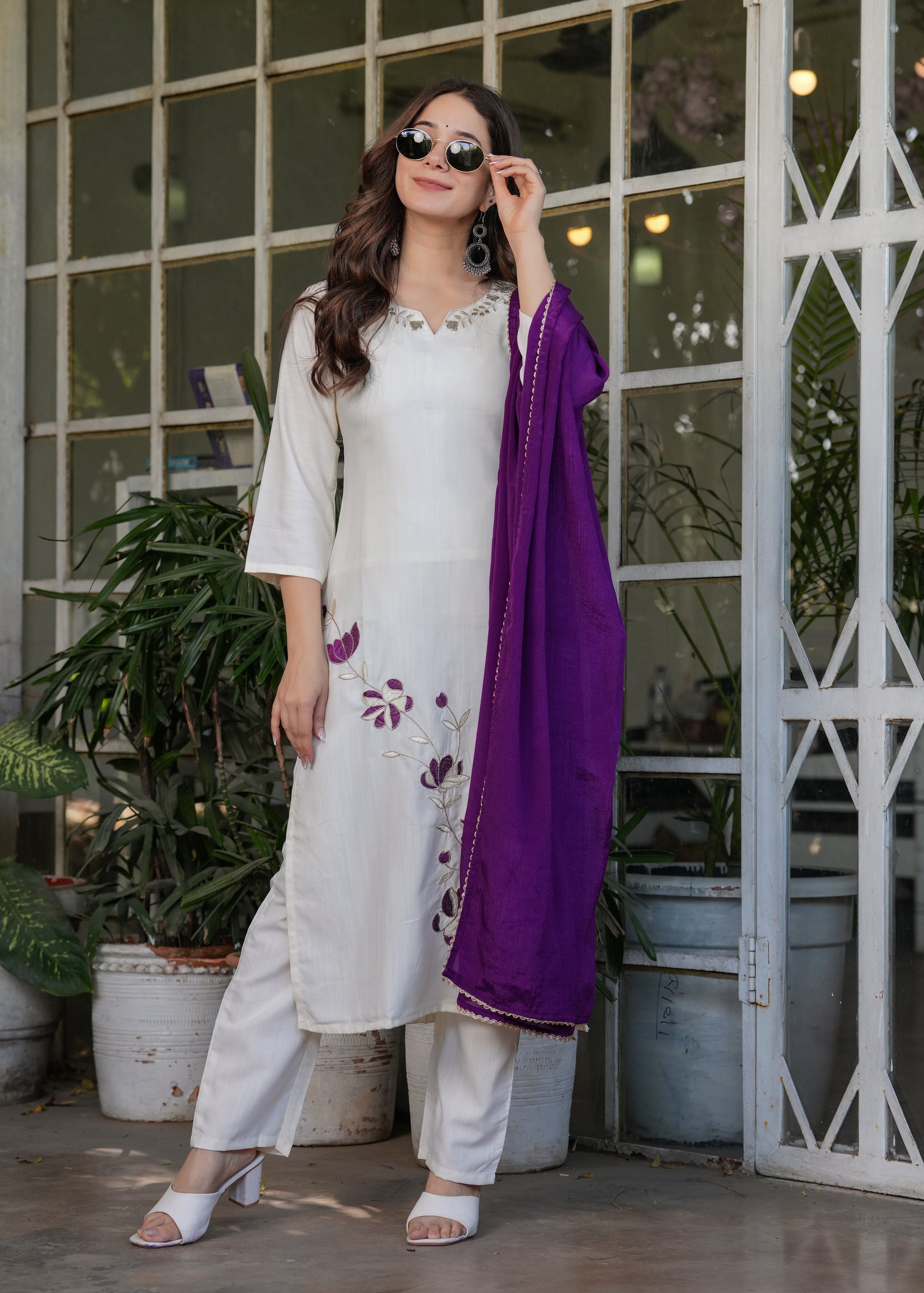 Beautiful Off White Viscose Rayon Fabric Kurtis Pant Set