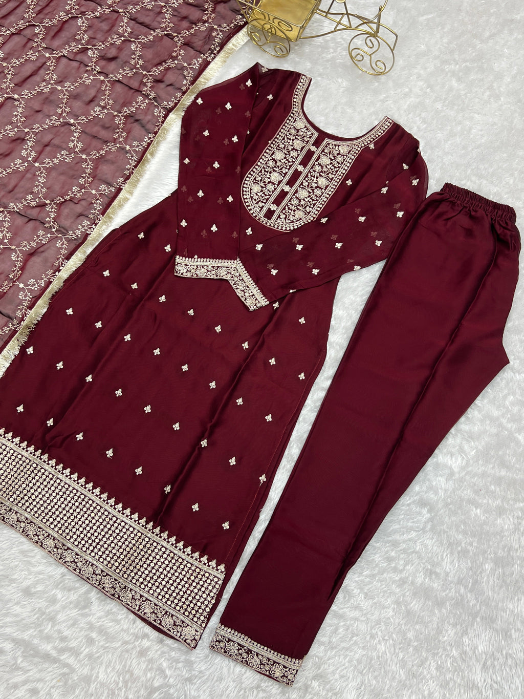 MAROON BEAUTIFUL PURE BLOOMING RANGOLI SILK FABRIC STRAIGHT FIT KURTA WITH DUPPTA SET (Copy)