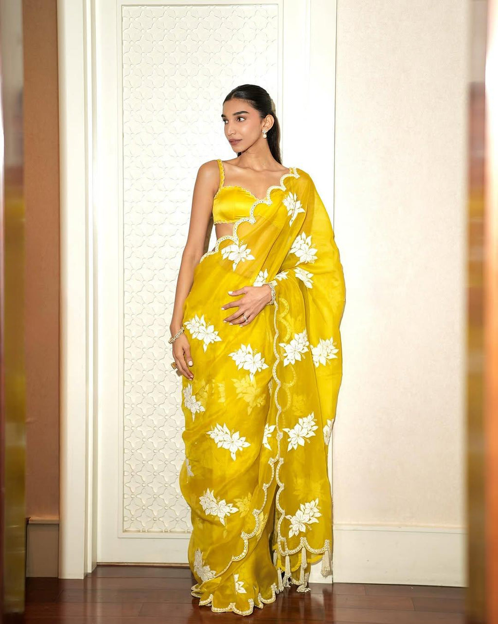 Fabulous Zimmy Chhu With Multi Thread  And Cut Work Border