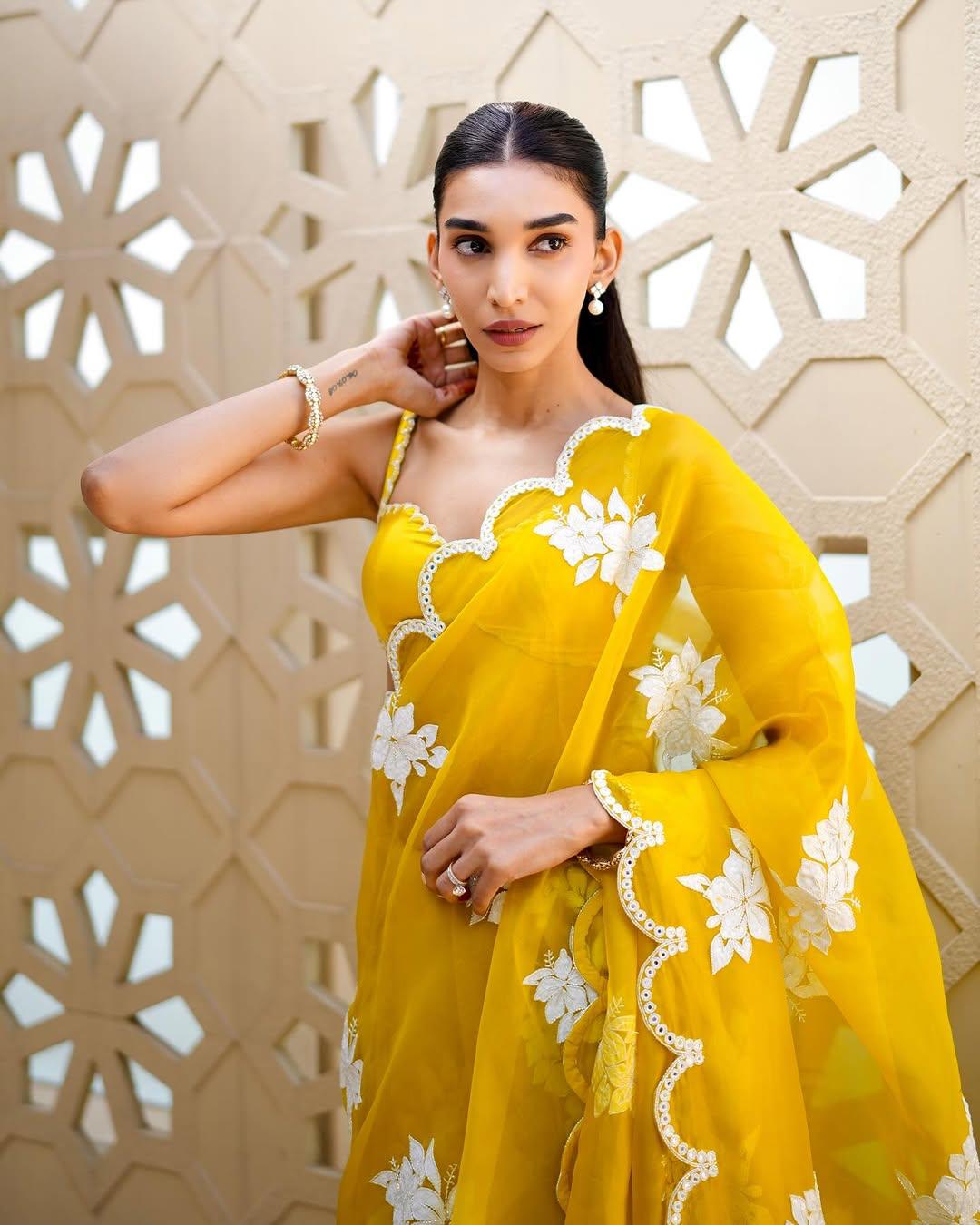 Fabulous Zimmy Chhu With Multi Thread  And Cut Work Border